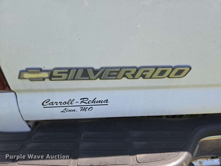 image for item DP6379 2003 Chevrolet Silverado 1500HD Crew Cab pickup truck