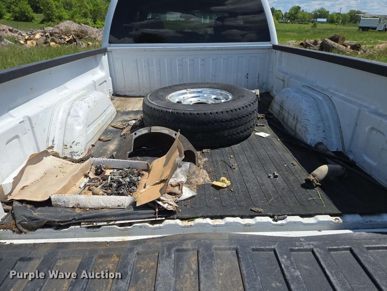 image for item DP6379 2003 Chevrolet Silverado 1500HD Crew Cab pickup truck