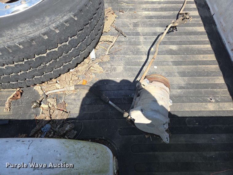 image for item DP6379 2003 Chevrolet Silverado 1500HD Crew Cab pickup truck