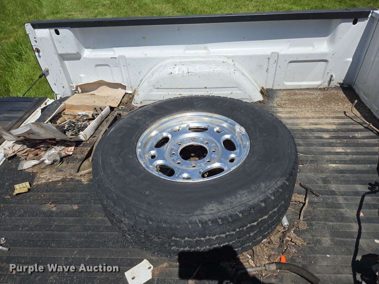 image for item DP6379 2003 Chevrolet Silverado 1500HD Crew Cab pickup truck