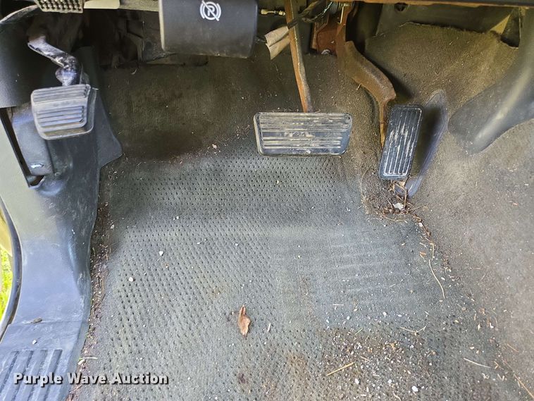 image for item DP6379 2003 Chevrolet Silverado 1500HD Crew Cab pickup truck