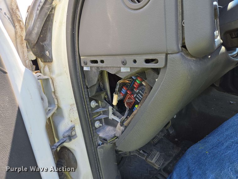 image for item DP6379 2003 Chevrolet Silverado 1500HD Crew Cab pickup truck