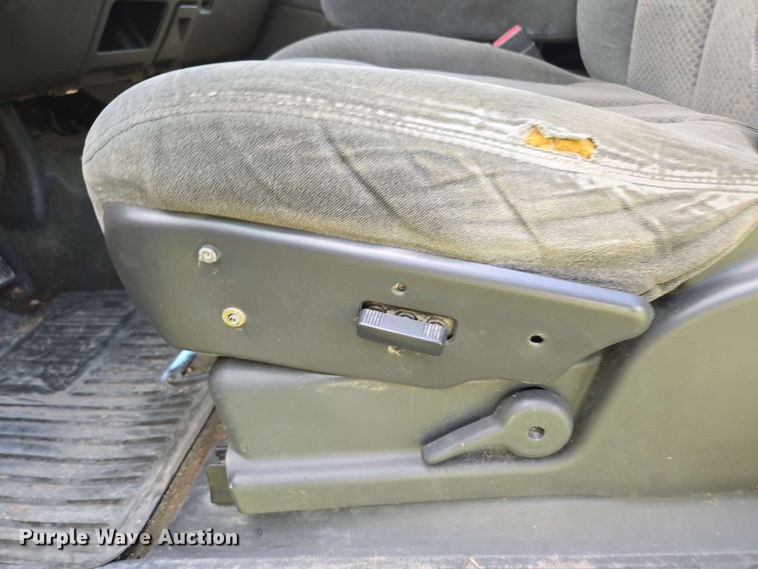 image for item DP6379 2003 Chevrolet Silverado 1500HD Crew Cab pickup truck