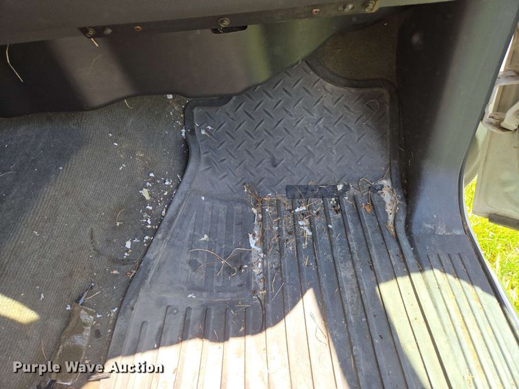 image for item DP6379 2003 Chevrolet Silverado 1500HD Crew Cab pickup truck