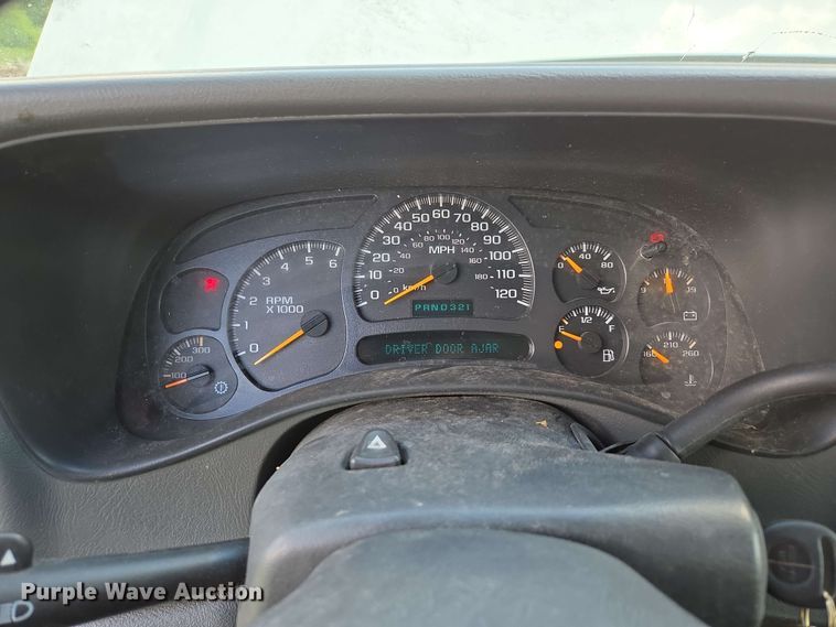 image for item DP6379 2003 Chevrolet Silverado 1500HD Crew Cab pickup truck