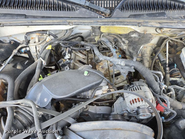 image for item DP6379 2003 Chevrolet Silverado 1500HD Crew Cab pickup truck