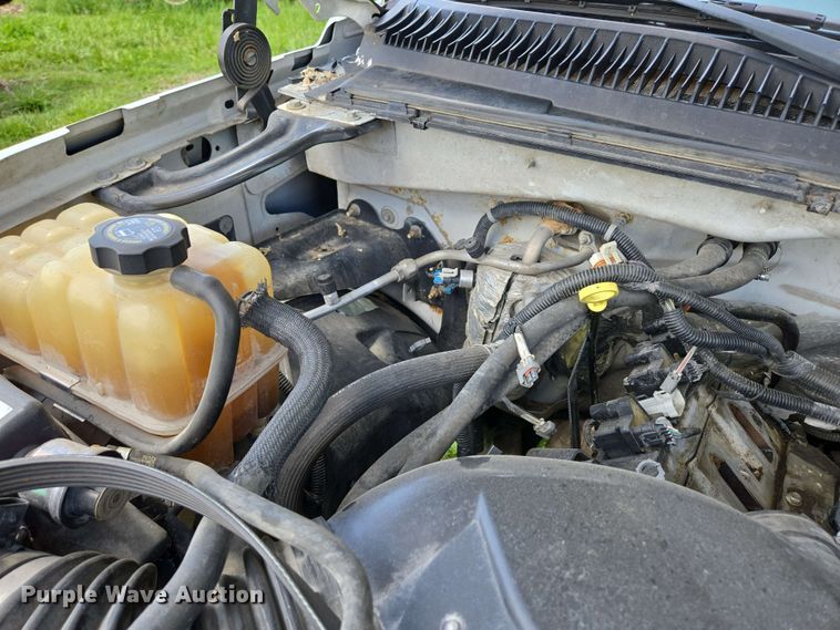 image for item DP6379 2003 Chevrolet Silverado 1500HD Crew Cab pickup truck