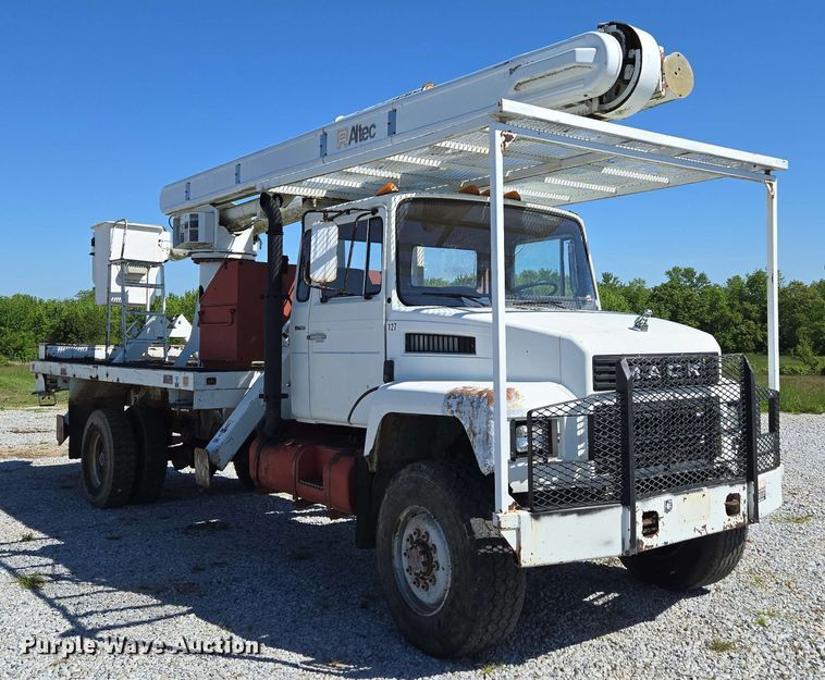 image for item DP6381 1987 Mack CS300P bucket truck