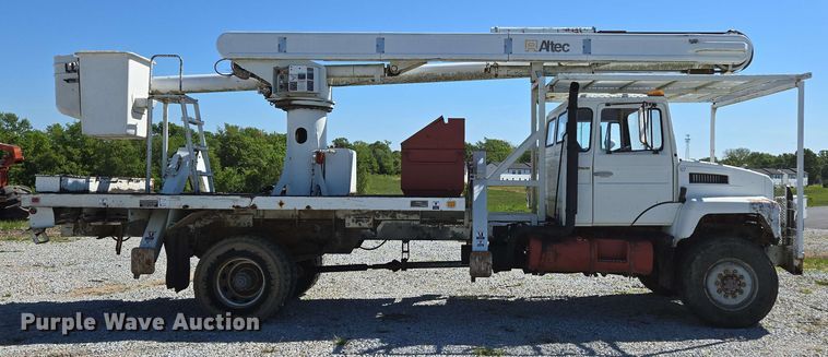 image for item DP6381 1987 Mack CS300P bucket truck