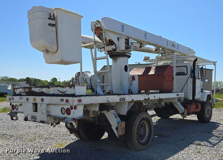 image for item DP6381 1987 Mack CS300P bucket truck