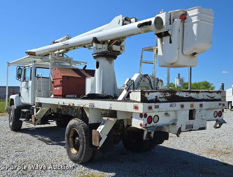 image for item DP6381 1987 Mack CS300P bucket truck