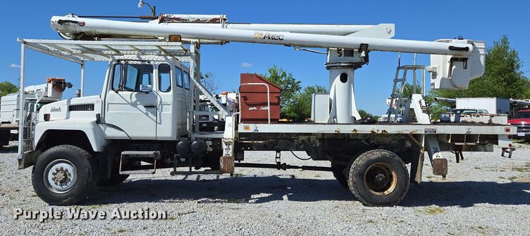 image for item DP6381 1987 Mack CS300P bucket truck