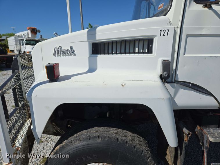 image for item DP6381 1987 Mack CS300P bucket truck