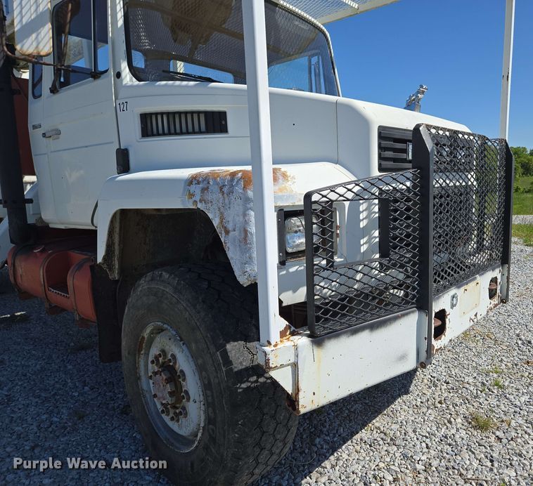 image for item DP6381 1987 Mack CS300P bucket truck