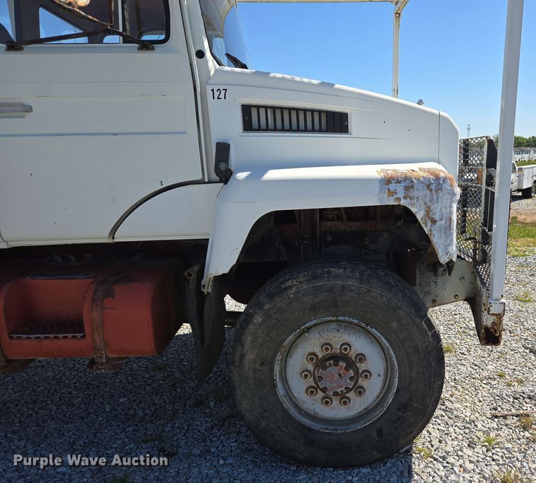 image for item DP6381 1987 Mack CS300P bucket truck