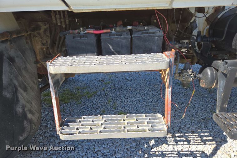 image for item DP6381 1987 Mack CS300P bucket truck