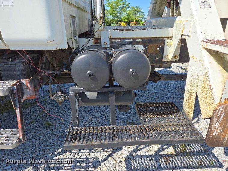 image for item DP6381 1987 Mack CS300P bucket truck