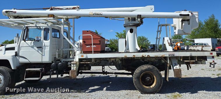 image for item DP6381 1987 Mack CS300P bucket truck