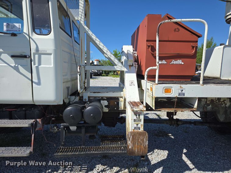 image for item DP6381 1987 Mack CS300P bucket truck