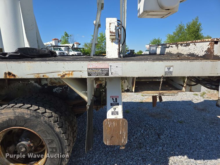 image for item DP6381 1987 Mack CS300P bucket truck