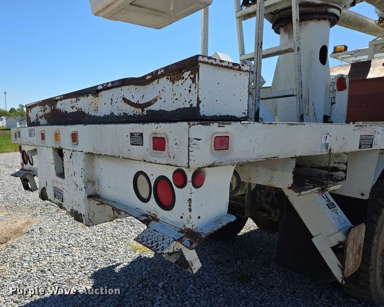 image for item DP6381 1987 Mack CS300P bucket truck