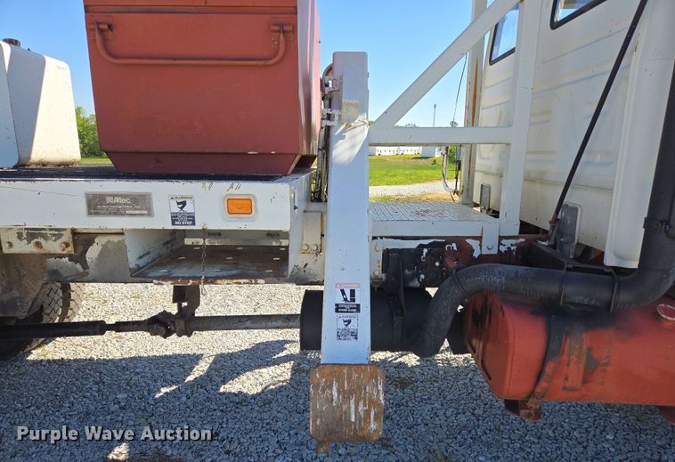 image for item DP6381 1987 Mack CS300P bucket truck