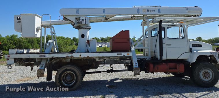 image for item DP6381 1987 Mack CS300P bucket truck