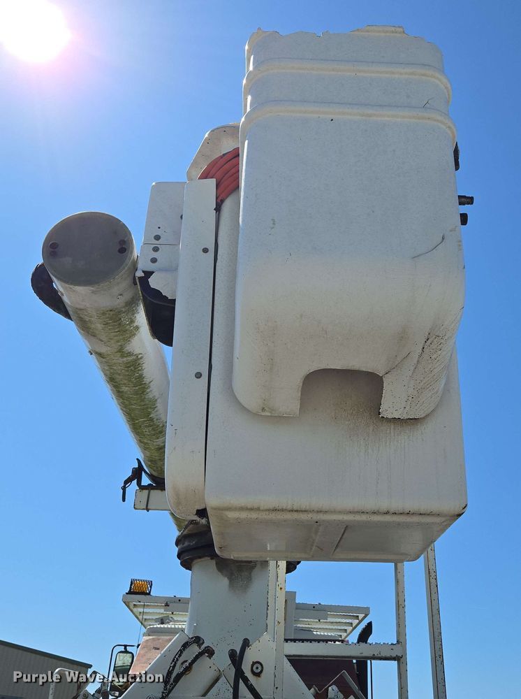 image for item DP6381 1987 Mack CS300P bucket truck