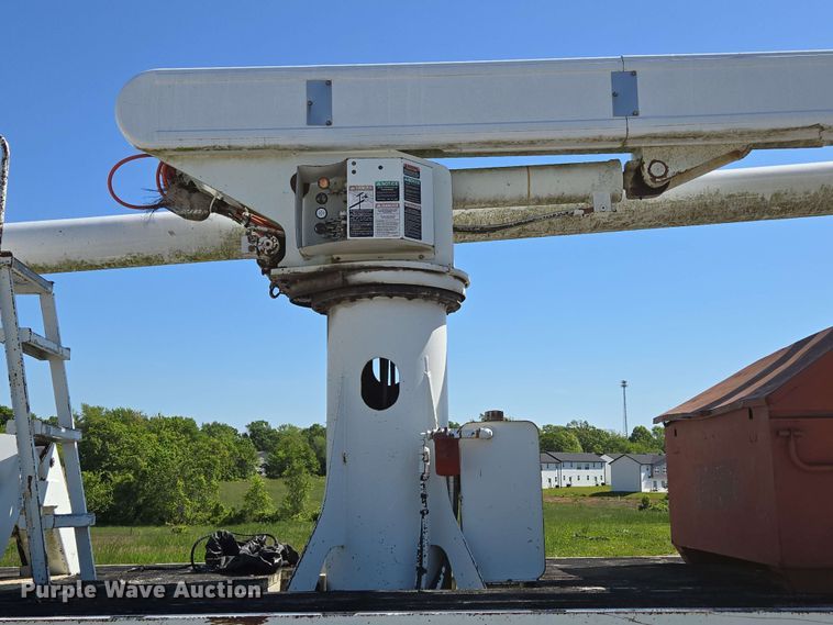 image for item DP6381 1987 Mack CS300P bucket truck