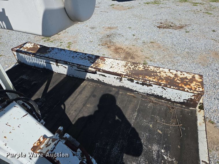 image for item DP6381 1987 Mack CS300P bucket truck