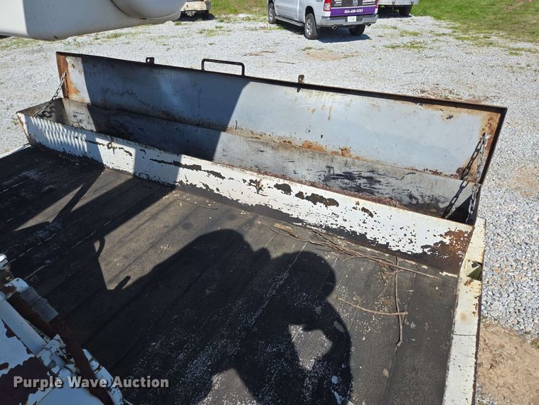 image for item DP6381 1987 Mack CS300P bucket truck