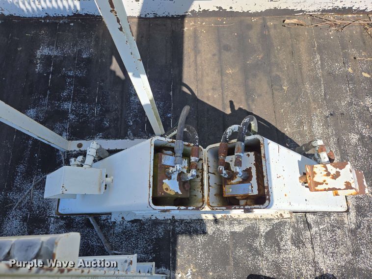 image for item DP6381 1987 Mack CS300P bucket truck