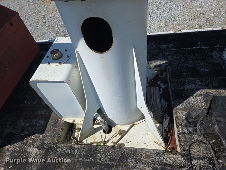 image for item DP6381 1987 Mack CS300P bucket truck