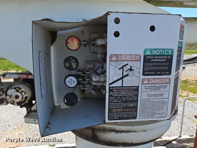 image for item DP6381 1987 Mack CS300P bucket truck