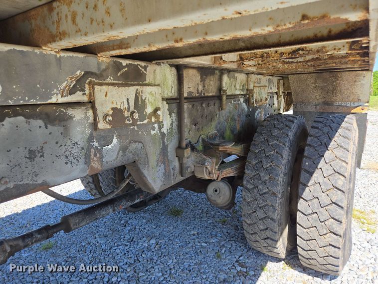 image for item DP6381 1987 Mack CS300P bucket truck