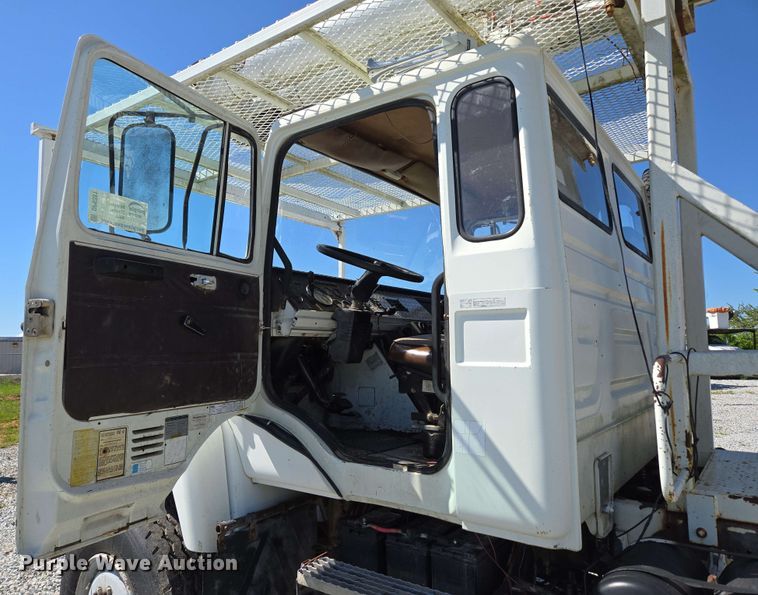 image for item DP6381 1987 Mack CS300P bucket truck