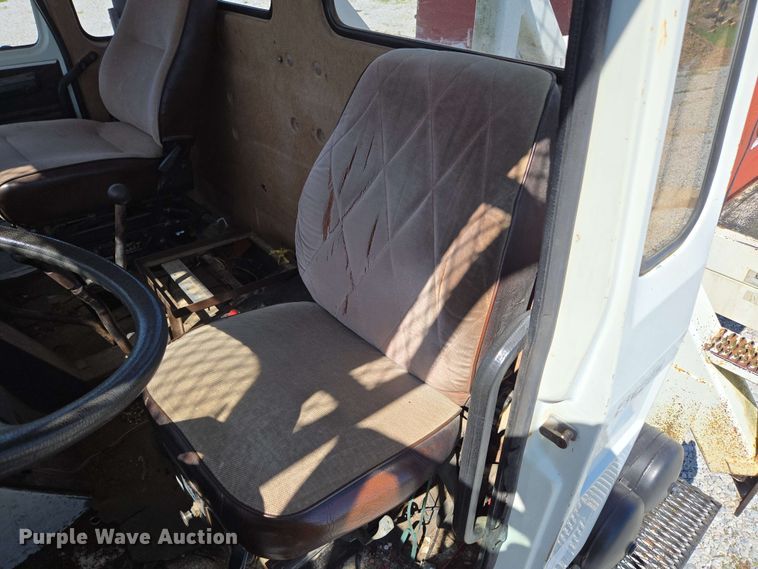 image for item DP6381 1987 Mack CS300P bucket truck