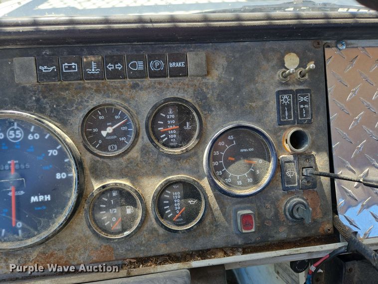 image for item DP6381 1987 Mack CS300P bucket truck