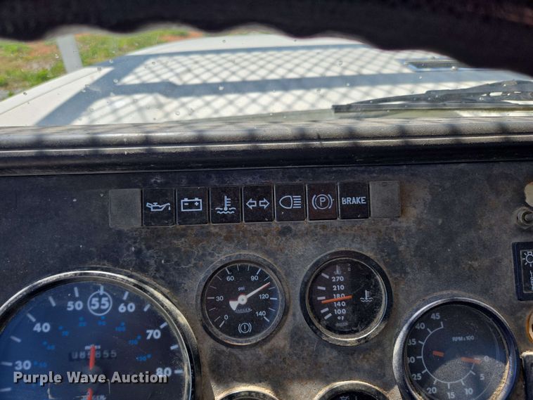 image for item DP6381 1987 Mack CS300P bucket truck