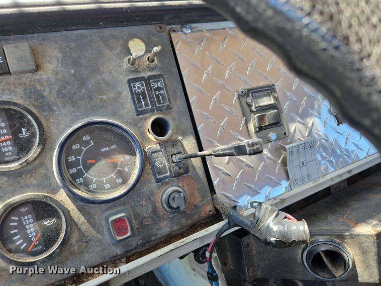 image for item DP6381 1987 Mack CS300P bucket truck