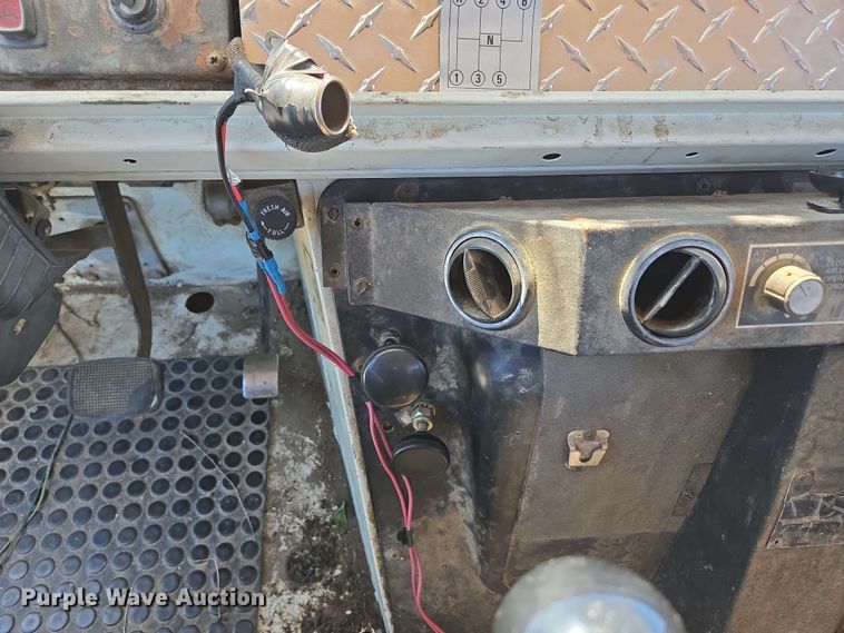 image for item DP6381 1987 Mack CS300P bucket truck