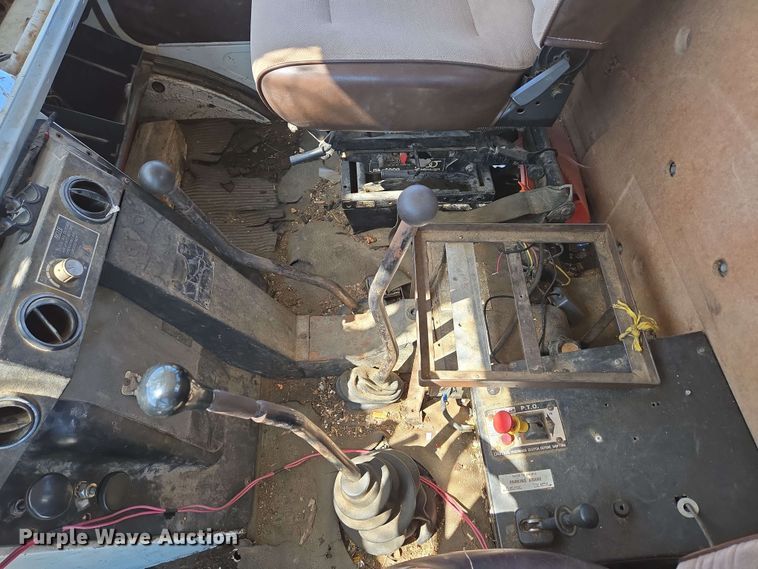 image for item DP6381 1987 Mack CS300P bucket truck