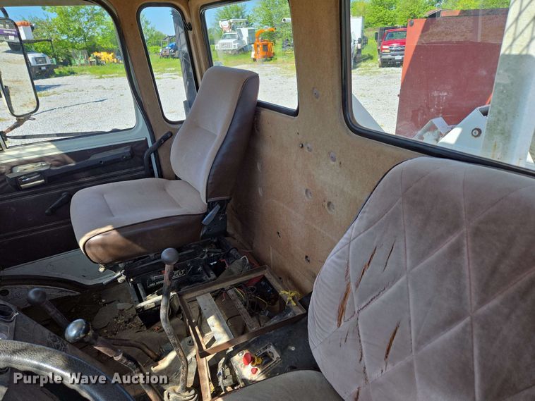 image for item DP6381 1987 Mack CS300P bucket truck