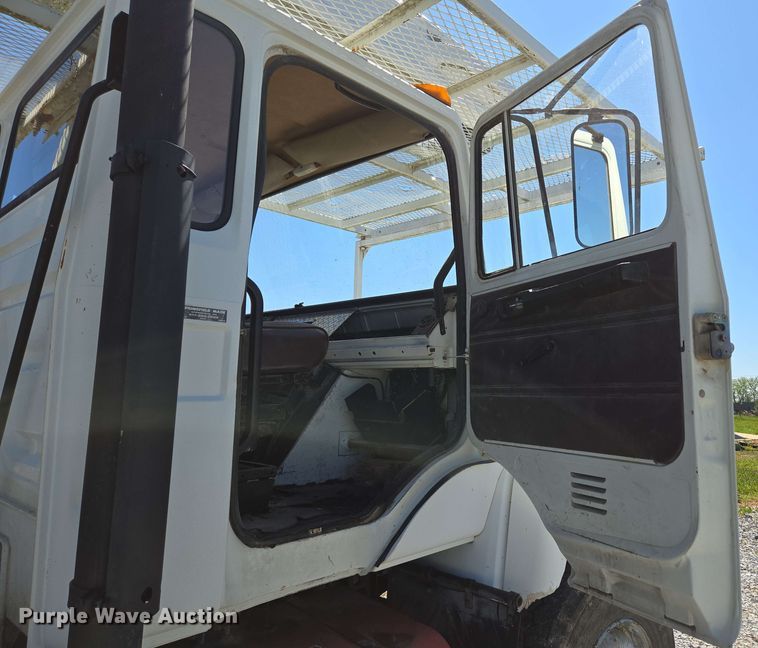 image for item DP6381 1987 Mack CS300P bucket truck