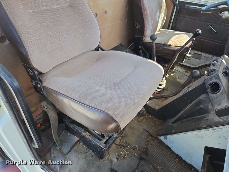 image for item DP6381 1987 Mack CS300P bucket truck