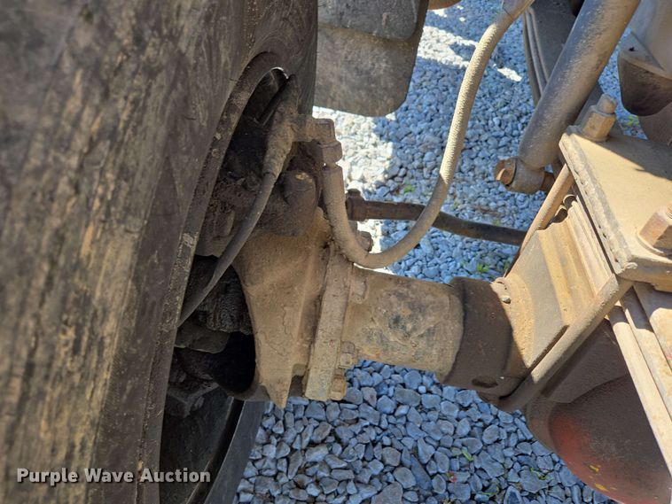 image for item DP6381 1987 Mack CS300P bucket truck