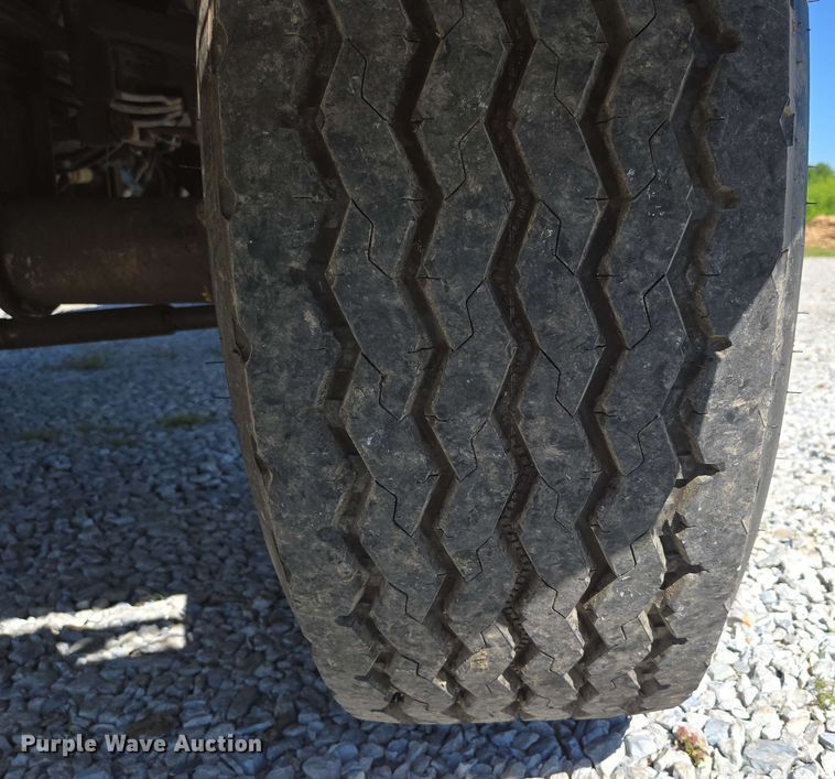 image for item DP6381 1987 Mack CS300P bucket truck