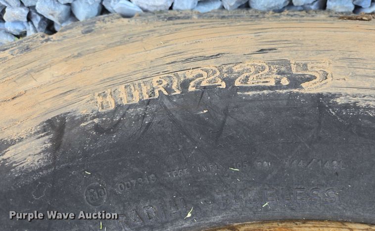 image for item DP6381 1987 Mack CS300P bucket truck