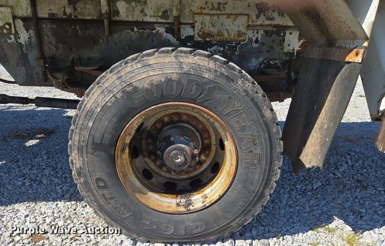 image for item DP6381 1987 Mack CS300P bucket truck