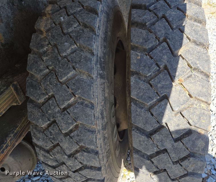 image for item DP6381 1987 Mack CS300P bucket truck